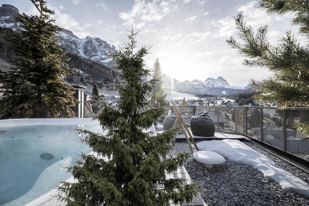 Hotel Tofana San Cassiano  Exterior photo